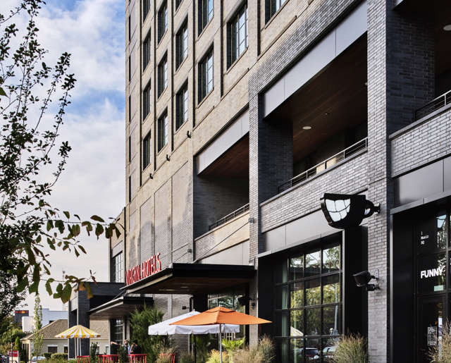 Nashville // Exterior