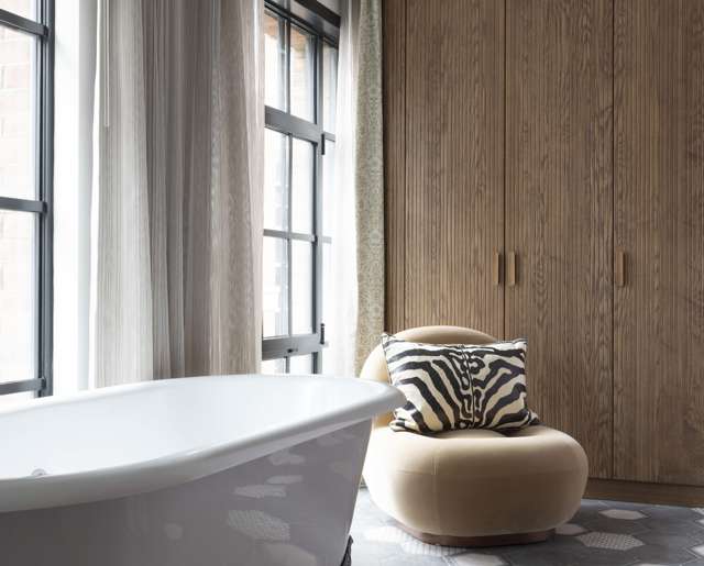 London // Deluxe Chamber King One Bedroom Suite