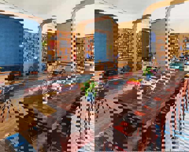 Nashville // Funny Library Coffee Shop