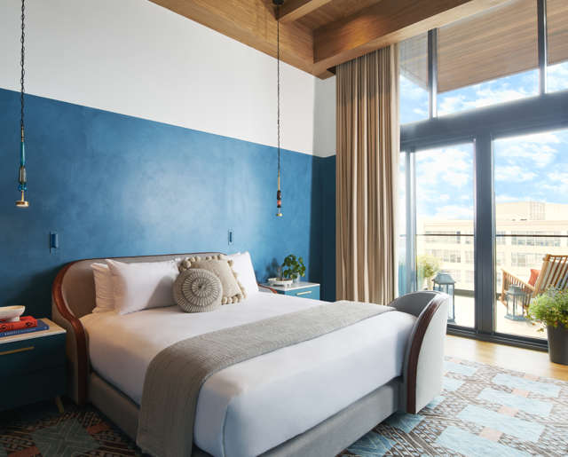 Nashville // Richard's Penthouse Flat